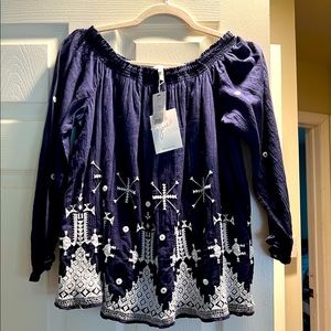 Joie Navy & White off the shoulder peasant top.  Size Small. NWT